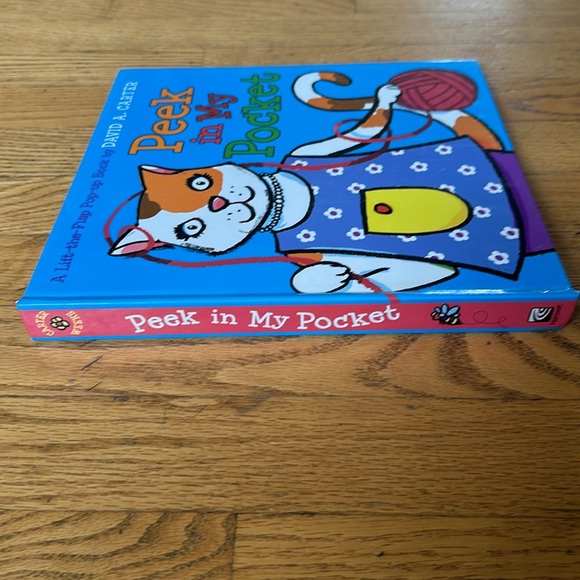 Pop Up Book Peek in My Pocket. - Picture 11 of 11